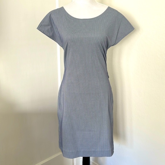 NWOT Theory Seercucker Pinstripe Open Back Cutout Summer Dress Size 6 - Picture 3 of 9